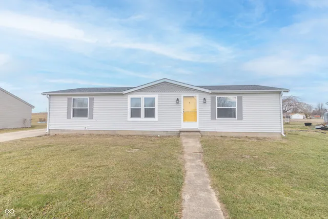 $189,900 | 1104 West Hollywood Drive, Rushville, IN 46173