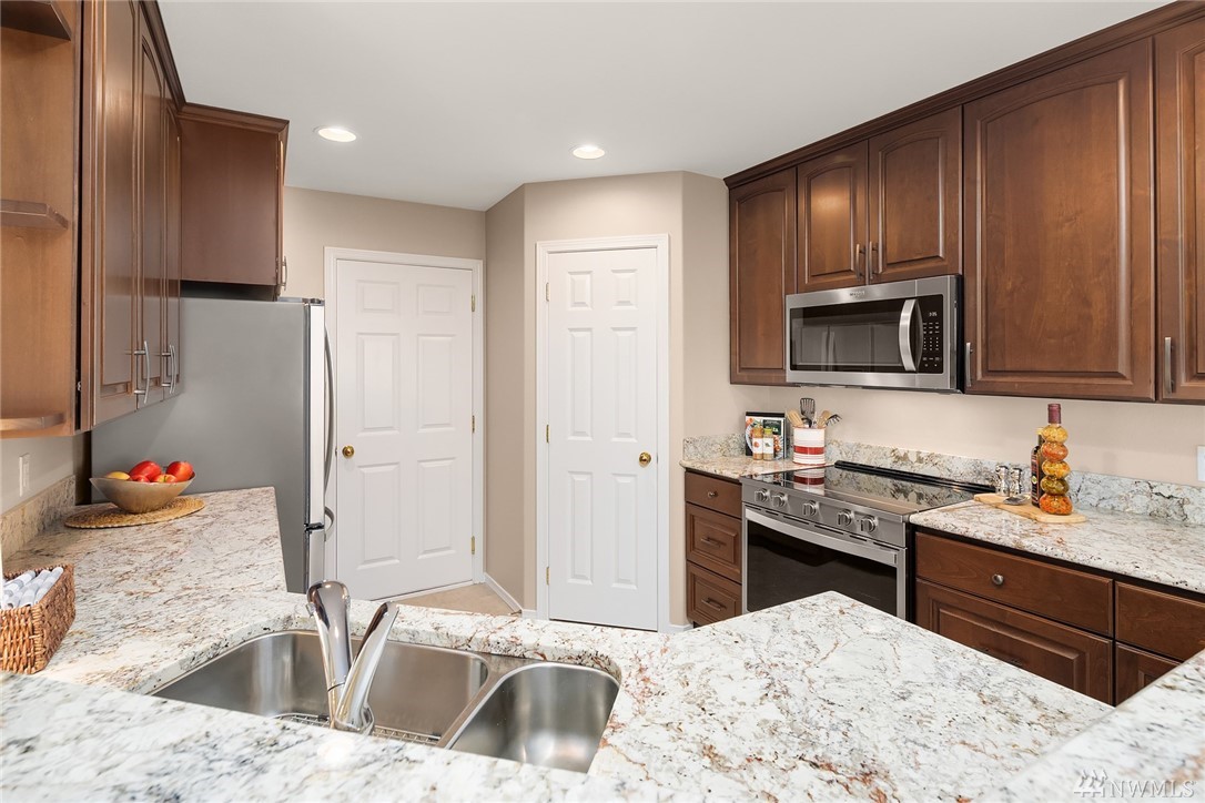 4817 Northeast 5th Court Renton, WA 98059 - Photo 12 of 23