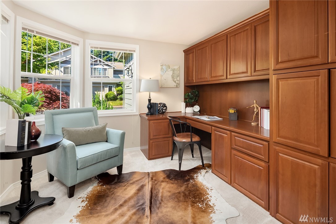 4817 Northeast 5th Court Renton, WA 98059 - Photo 5 of 23