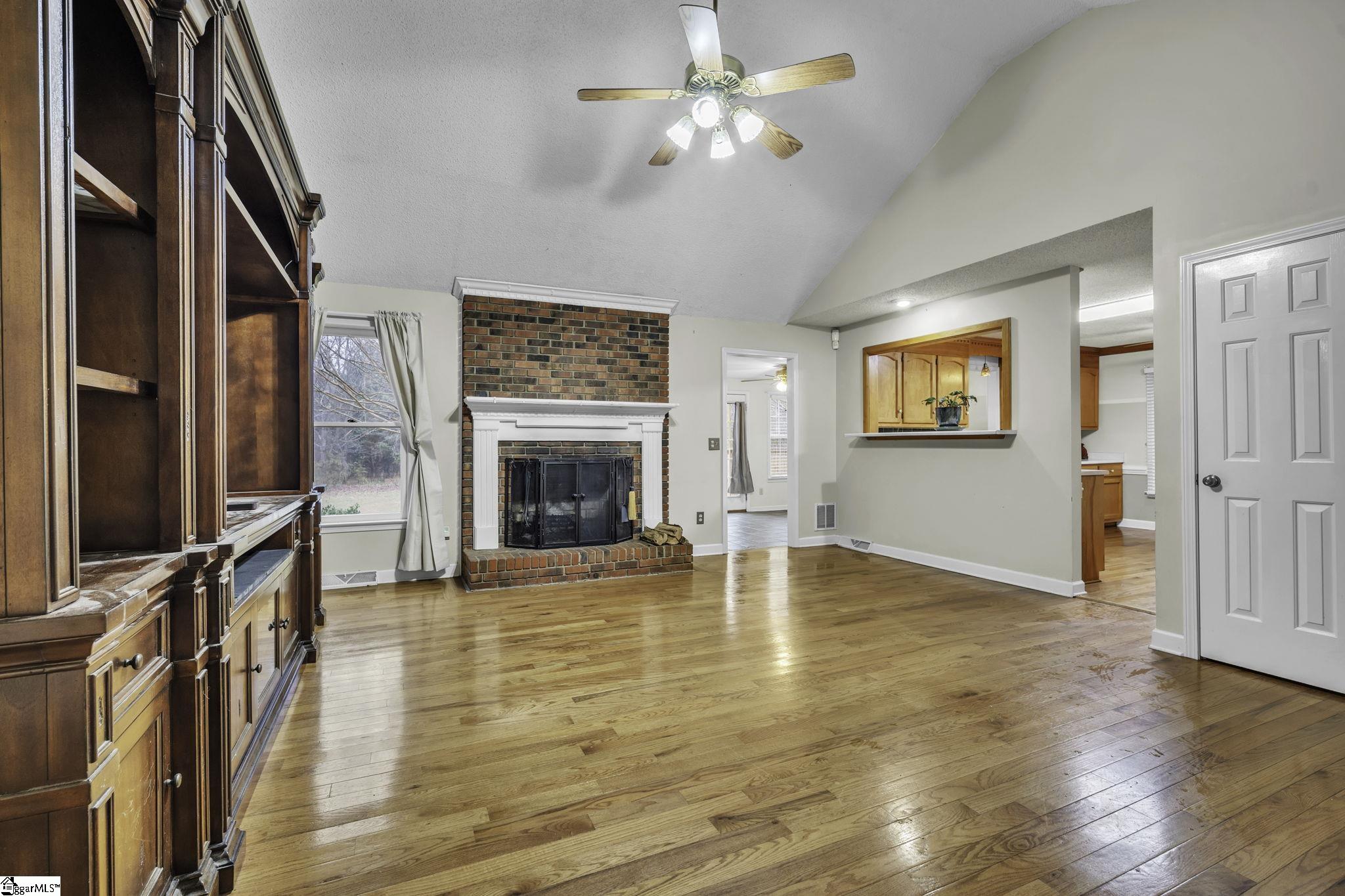 15 Fairview Place Greer, SC 29651 - Photo 2 of 24