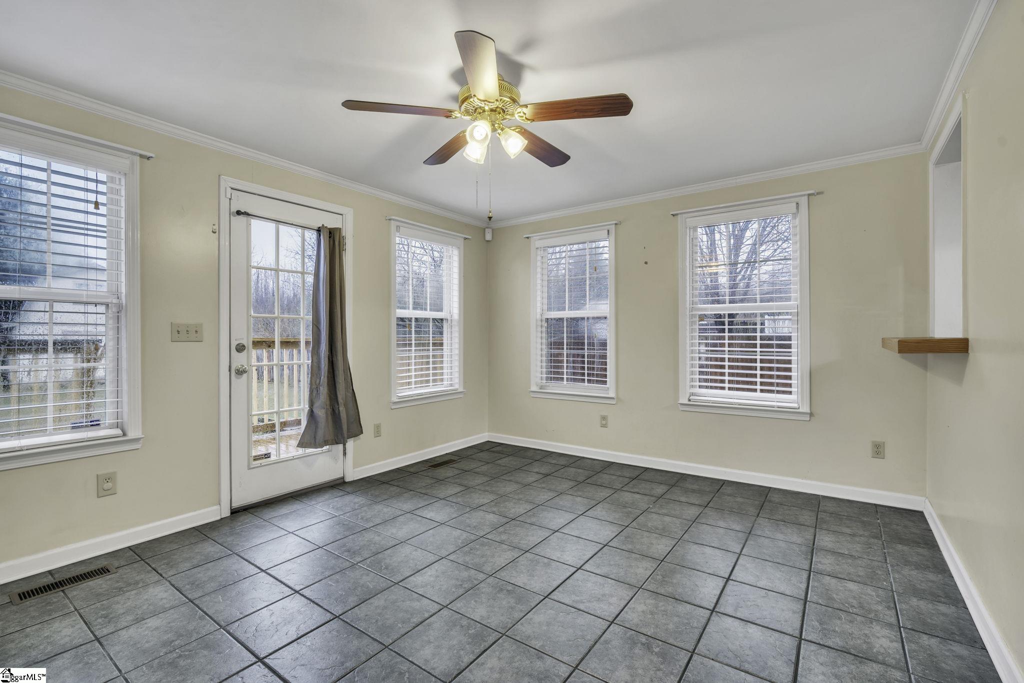 15 Fairview Place Greer, SC 29651 - Photo 8 of 24