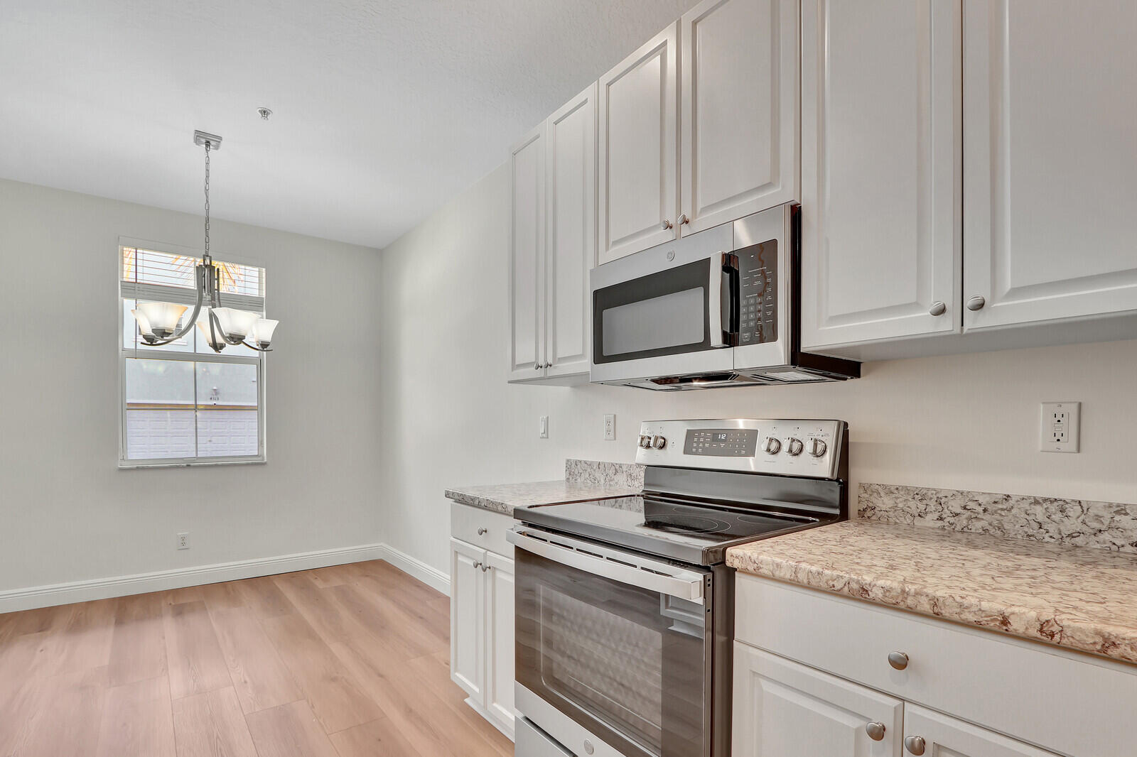 4313 Parkside Drive Jupiter, FL 33458 - Photo 6 of 29 Kitchen