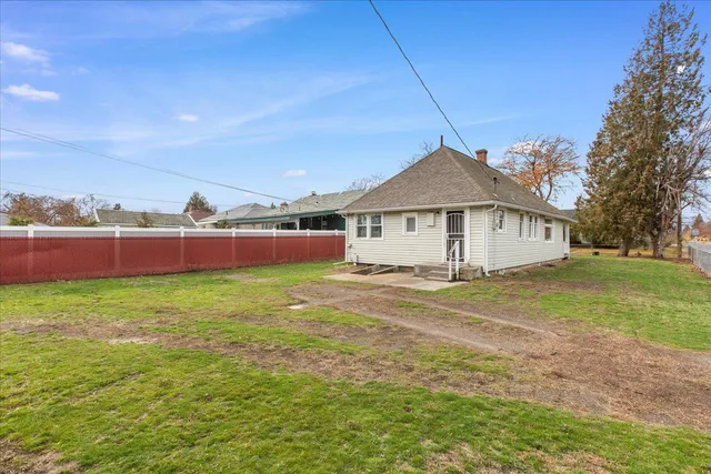 $199,900 | 5028 North Washington Street, Spokane, WA 99205