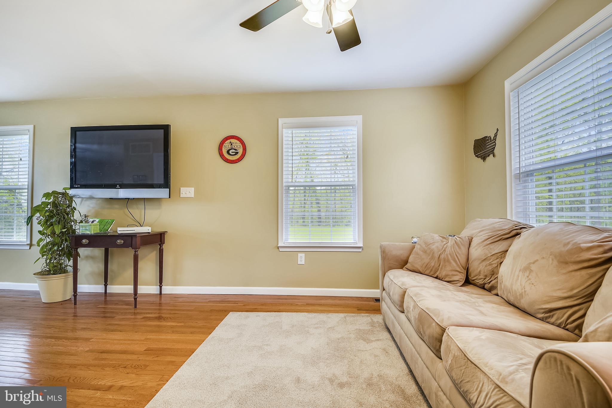 3285 Bert Koontz Road Taneytown, MD 21787 - Photo 24 of 78 Sitting room