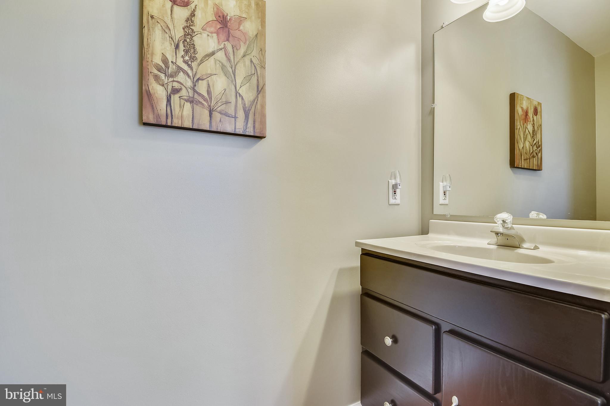 3285 Bert Koontz Road Taneytown, MD 21787 - Photo 25 of 78 Main Level powder room