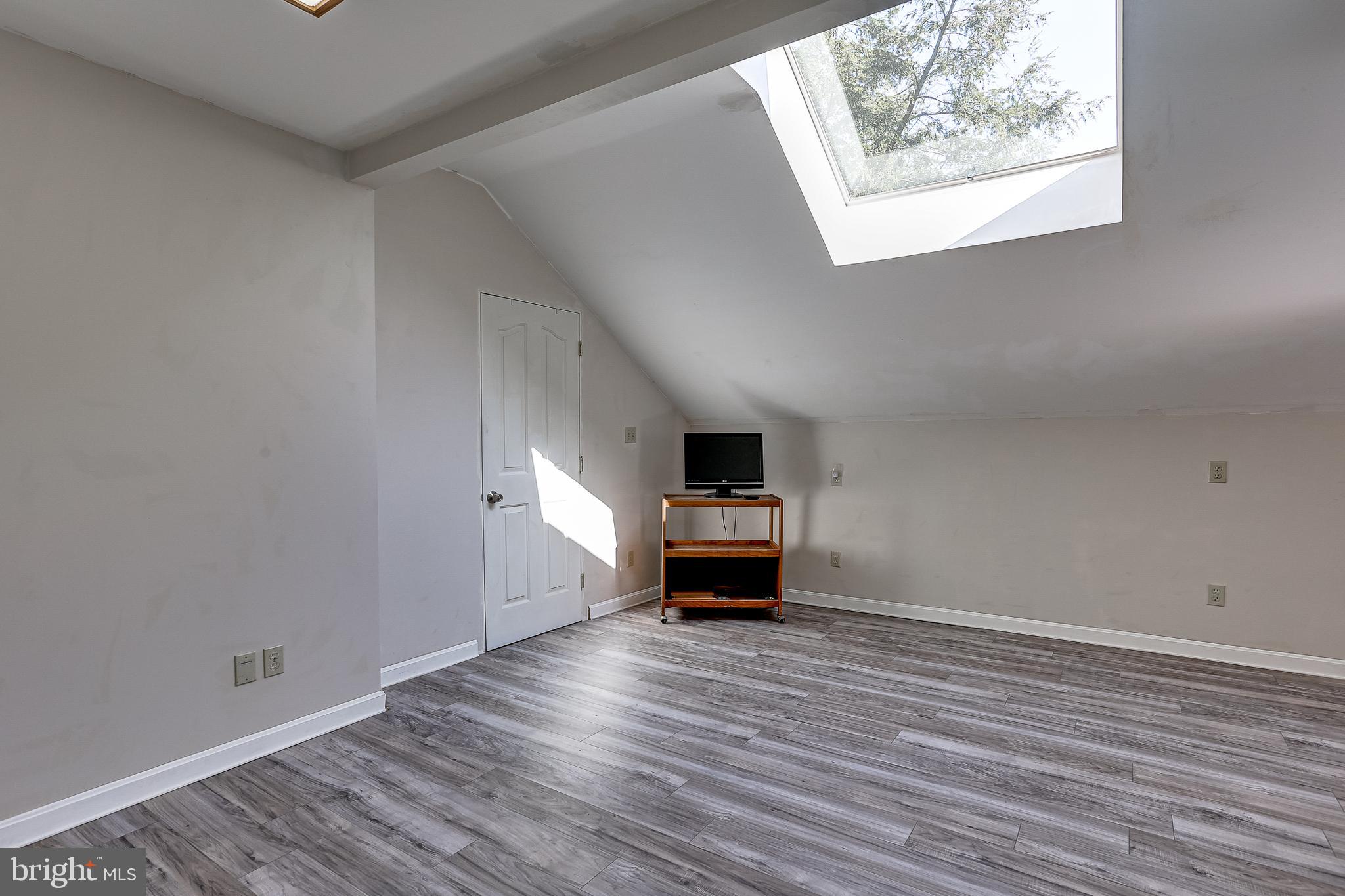 635 Shore Road Severna Park, MD 21146 - Photo 19 of 43 Bonus Room with lots of light