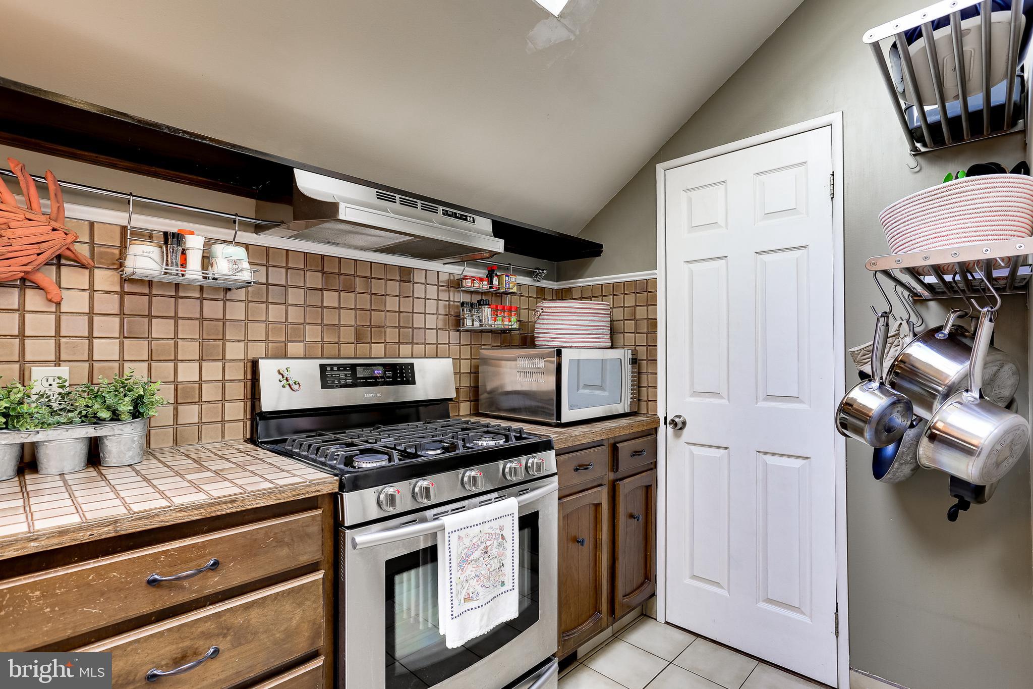 635 Shore Road Severna Park, MD 21146 - Photo 30 of 43 Kitchen in apartment