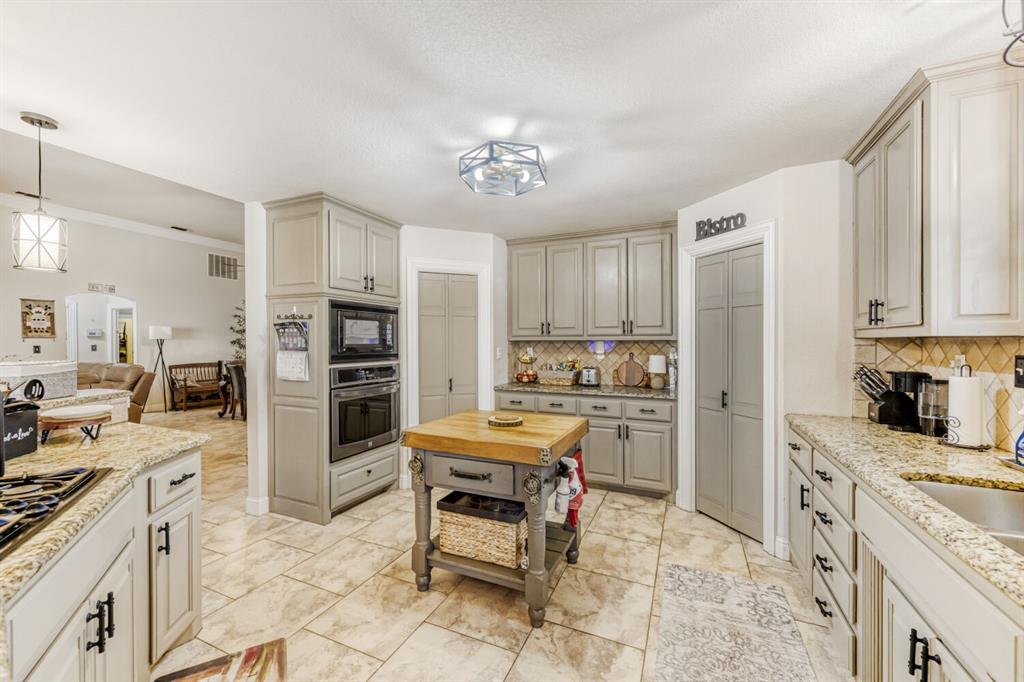 7835 Portwood Road Azle, TX 76020 - Photo 8 of 35