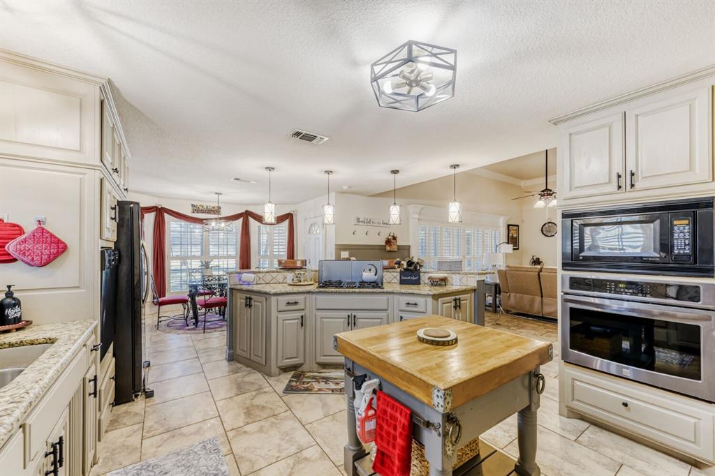 7835 Portwood Road Azle, TX 76020 - Photo 10 of 35