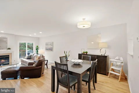 $725,000 | 6369 English Ivy Way, Springfield, VA 22152
