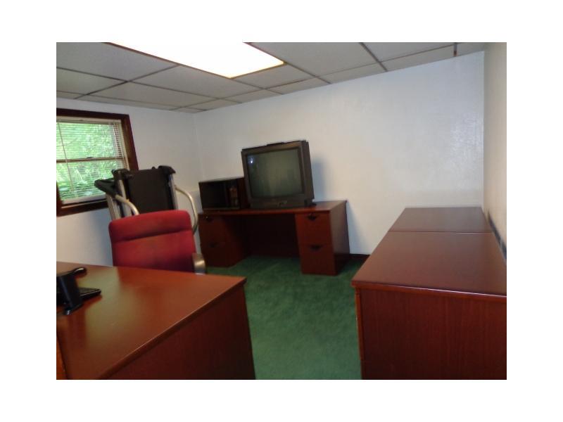 380 Moorehead Road Cabot, PA 16023 - Photo 14 of 21 Computer Room.