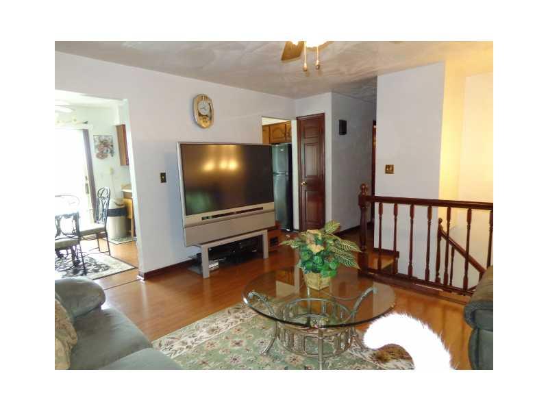 380 Moorehead Road Cabot, PA 16023 - Photo 3 of 21 Living Room.