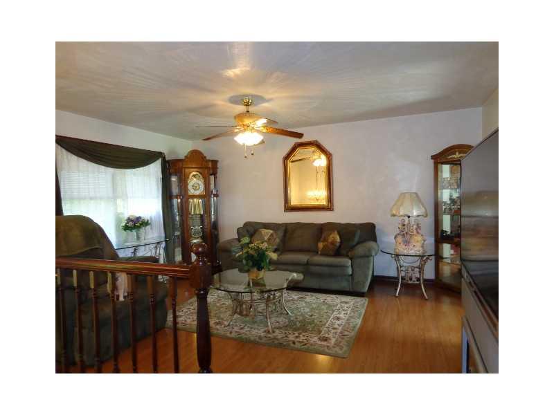 380 Moorehead Road Cabot, PA 16023 - Photo 4 of 21 Living Room.