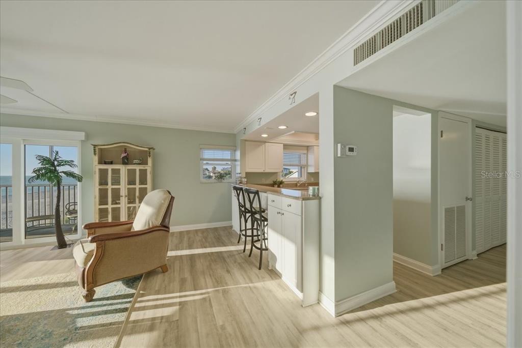 633 Alhambra Road, Unit 301 Venice, FL 34285 - Photo 15 of 76 Gallery Image 15
