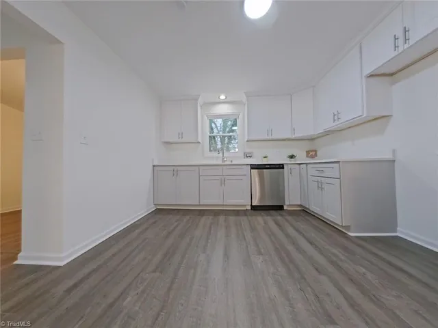 $1,400 | 905 Thissell Street, High Point, NC 27260