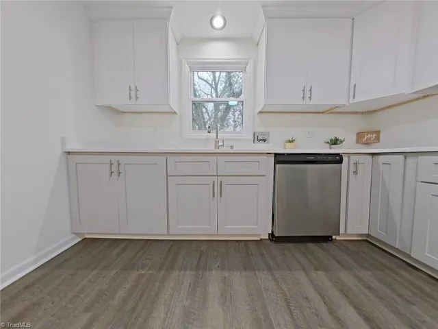 $1,400 | 905 Thissell Street, High Point, NC 27260