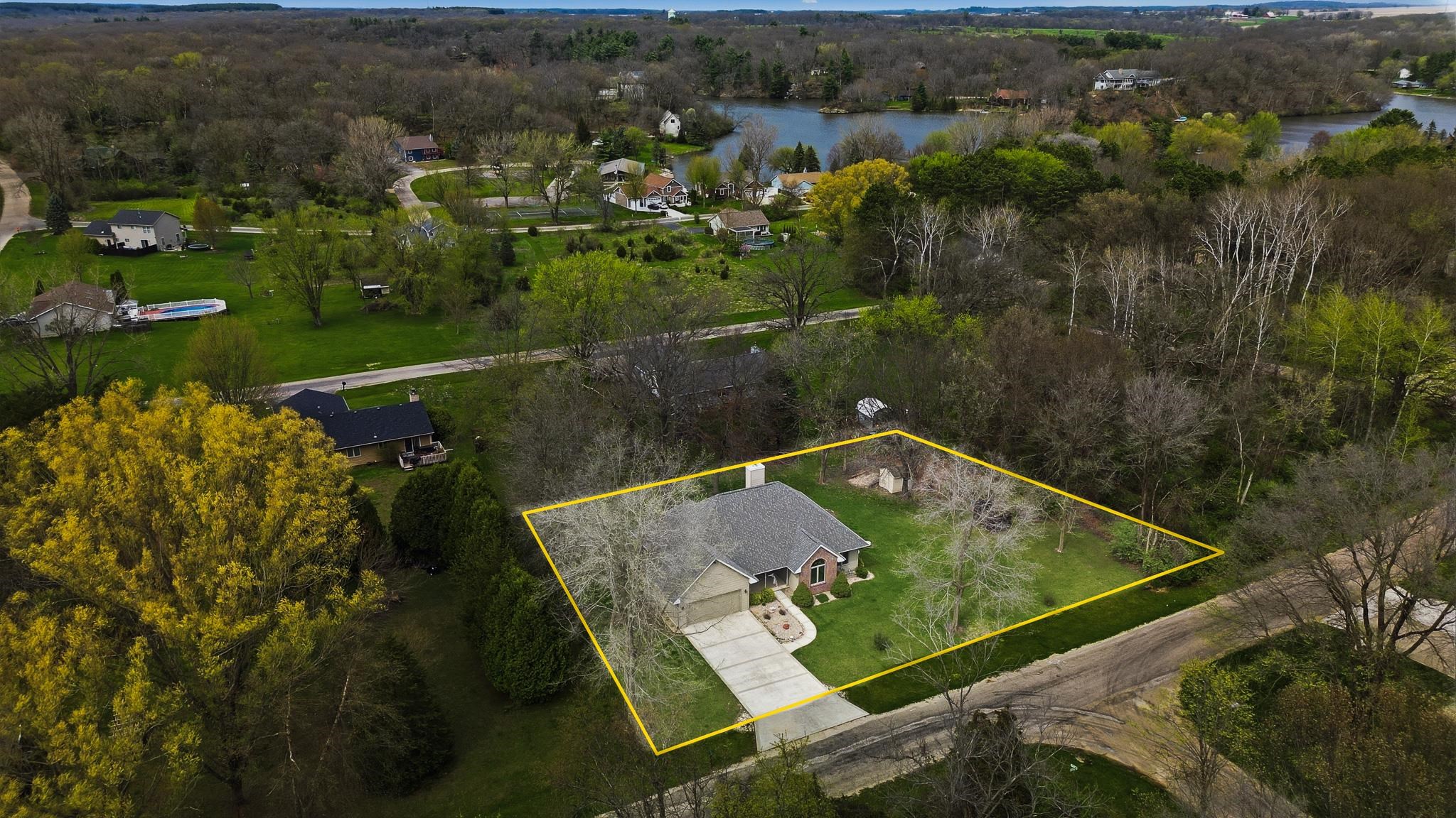 307 Portage Lane Dixon, IL 61021 - Photo 37 of 38 an aerial view of a house with a yard
