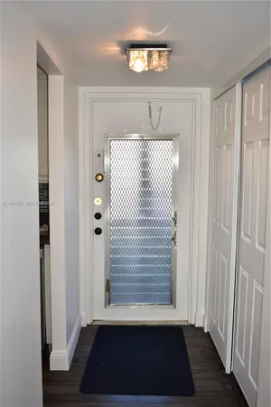 $114,900 | 9360 Sunrise Lakes Boulevard, Unit 111, Sunrise, FL 33322