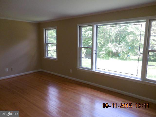 3810 Estel Road Fairfax, VA 22031 - Photo 14 of 18 Living Room