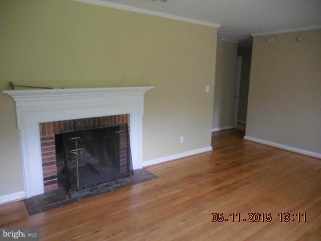 3810 Estel Road Fairfax, VA 22031 - Photo 15 of 18 Living Room