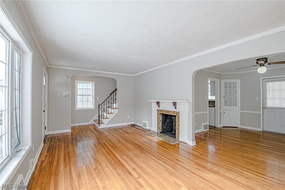 3685 Woodridge Road Cleveland, OH 44121 - Photo 5 of 25
