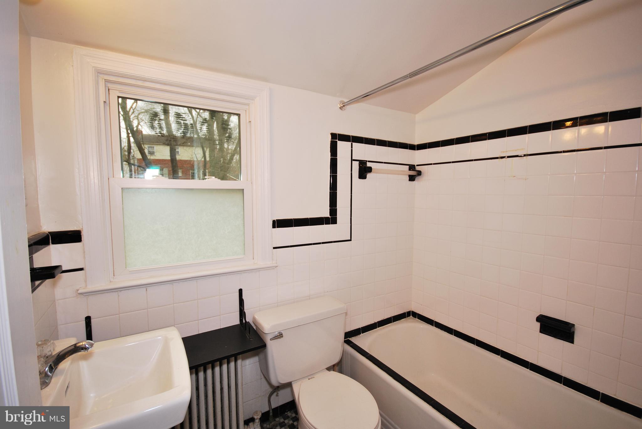 9105 Wire Avenue Silver Spring, MD 20901 - Photo 19 of 28 Bath Upper Level
