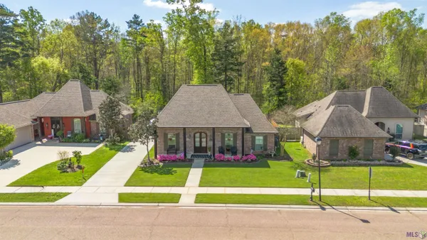 $300,000 | 17010 Bradford Avenue, Greenwell Springs, LA 70739