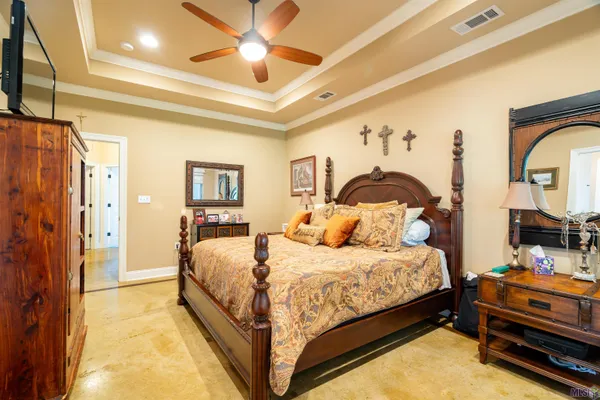 $300,000 | 17010 Bradford Avenue, Greenwell Springs, LA 70739