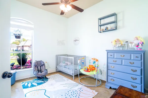 $300,000 | 17010 Bradford Avenue, Greenwell Springs, LA 70739