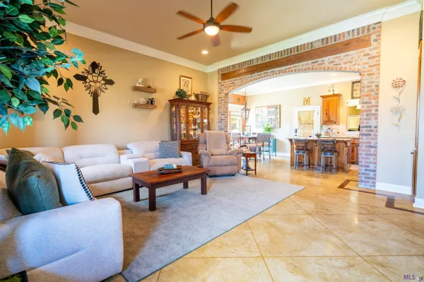 $300,000 | 17010 Bradford Avenue, Greenwell Springs, LA 70739