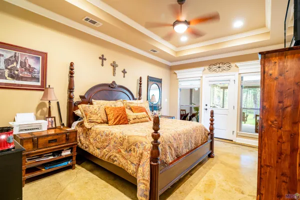 $300,000 | 17010 Bradford Avenue, Greenwell Springs, LA 70739