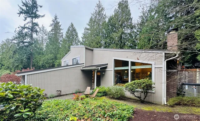 $3,200 | 14707 60th Place West, Edmonds, WA 98026
