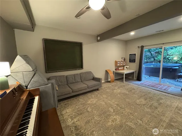 $3,200 | 14707 60th Place West, Edmonds, WA 98026