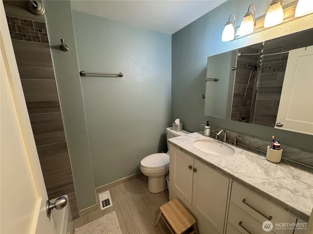 $3,200 | 14707 60th Place West, Edmonds, WA 98026