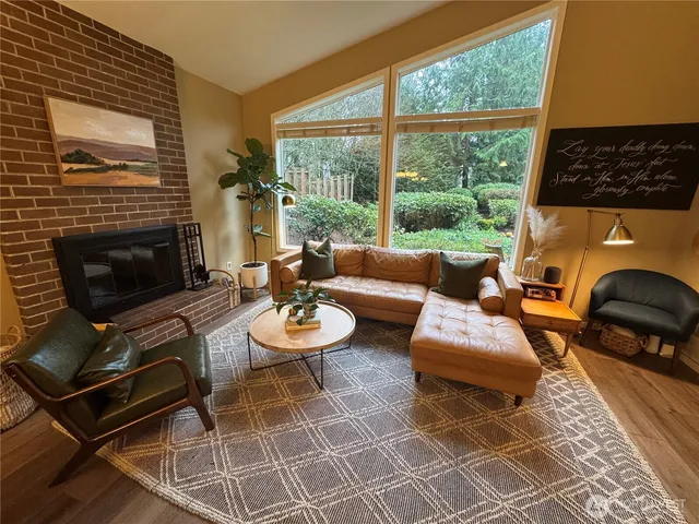 $3,200 | 14707 60th Place West, Edmonds, WA 98026