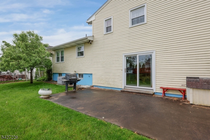 76 Harrison Street Clark, NJ 07066 - Photo 25 of 28