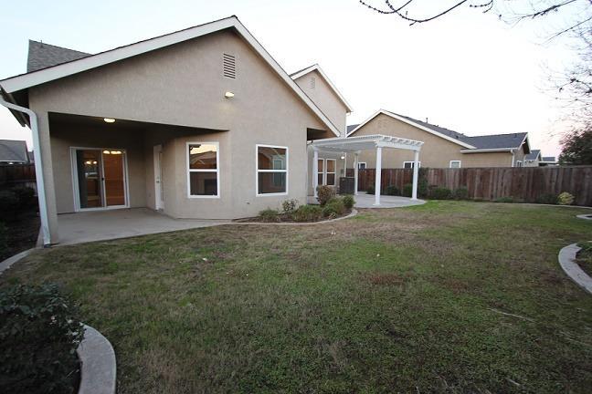 369 East Beech Avenue Reedley, CA 93654 - Photo 27 of 28 Gallery Image 27