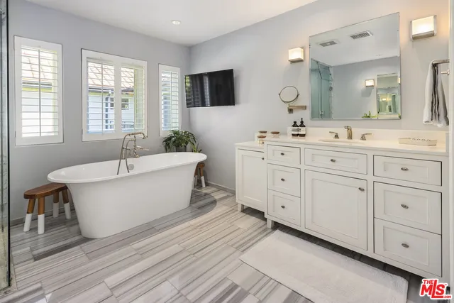 $3,670,000 | 3721 Meier Street, Los Angeles, CA 90066