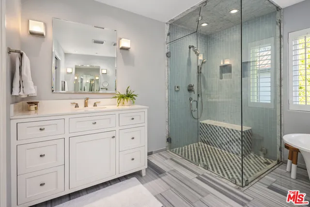 $3,670,000 | 3721 Meier Street, Los Angeles, CA 90066