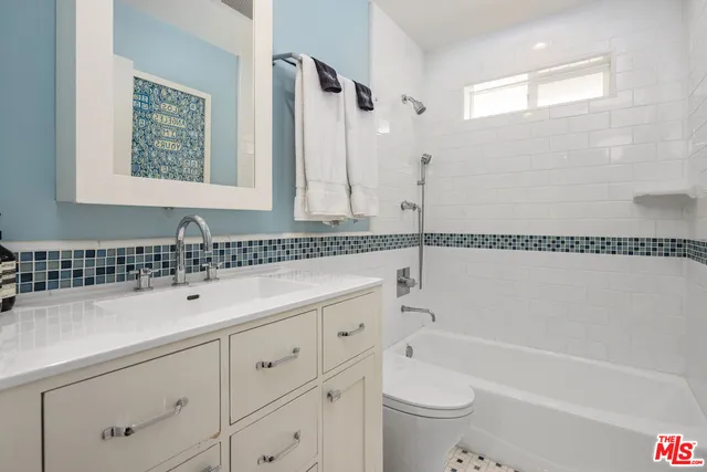 $3,670,000 | 3721 Meier Street, Los Angeles, CA 90066