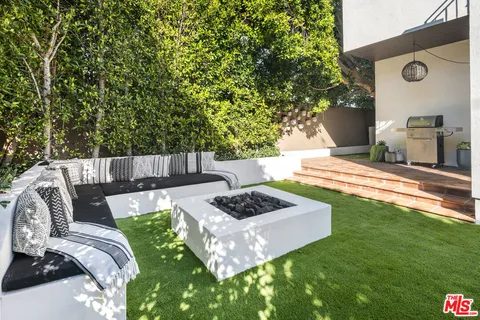 $3,670,000 | 3721 Meier Street, Los Angeles, CA 90066