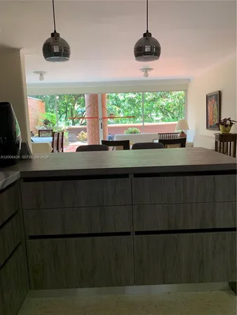 $325,000 | 44-17 Sur 70, Unit 302, White River Junction, AN 05001