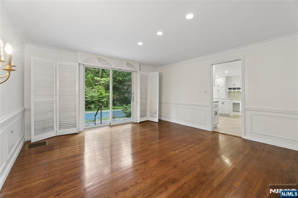 26 Glenwood Road Tenafly, NJ 07670 - Photo 14 of 31