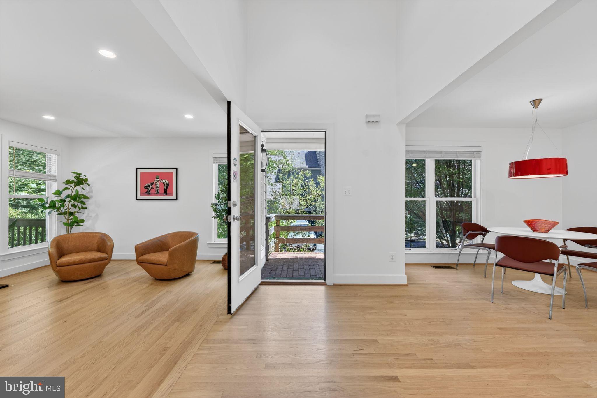 1605 Apricot Court Reston, VA 20190 - Photo 2 of 30