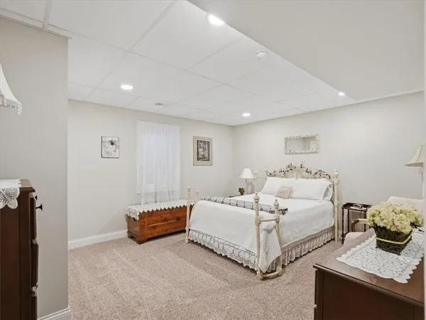 $639,900 | 2 Stonegate Drive, Burgettstown, PA 15021