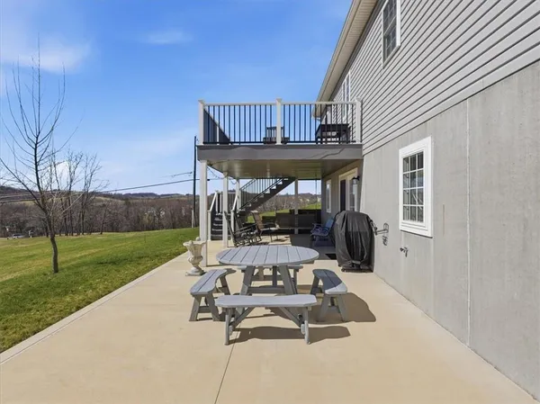 $639,900 | 2 Stonegate Drive, Burgettstown, PA 15021