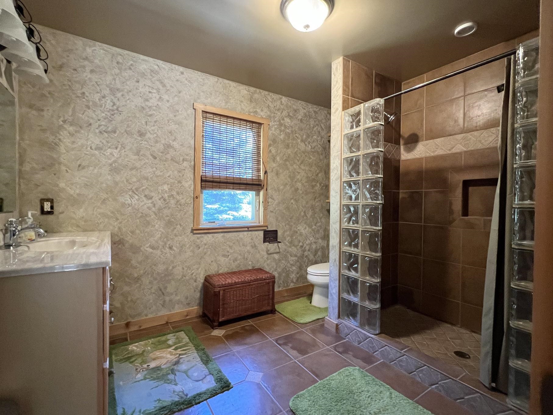 4660 South Wheeler Road Maple City, MI 49664 - Photo 22 of 26 1903735-21.JPG
