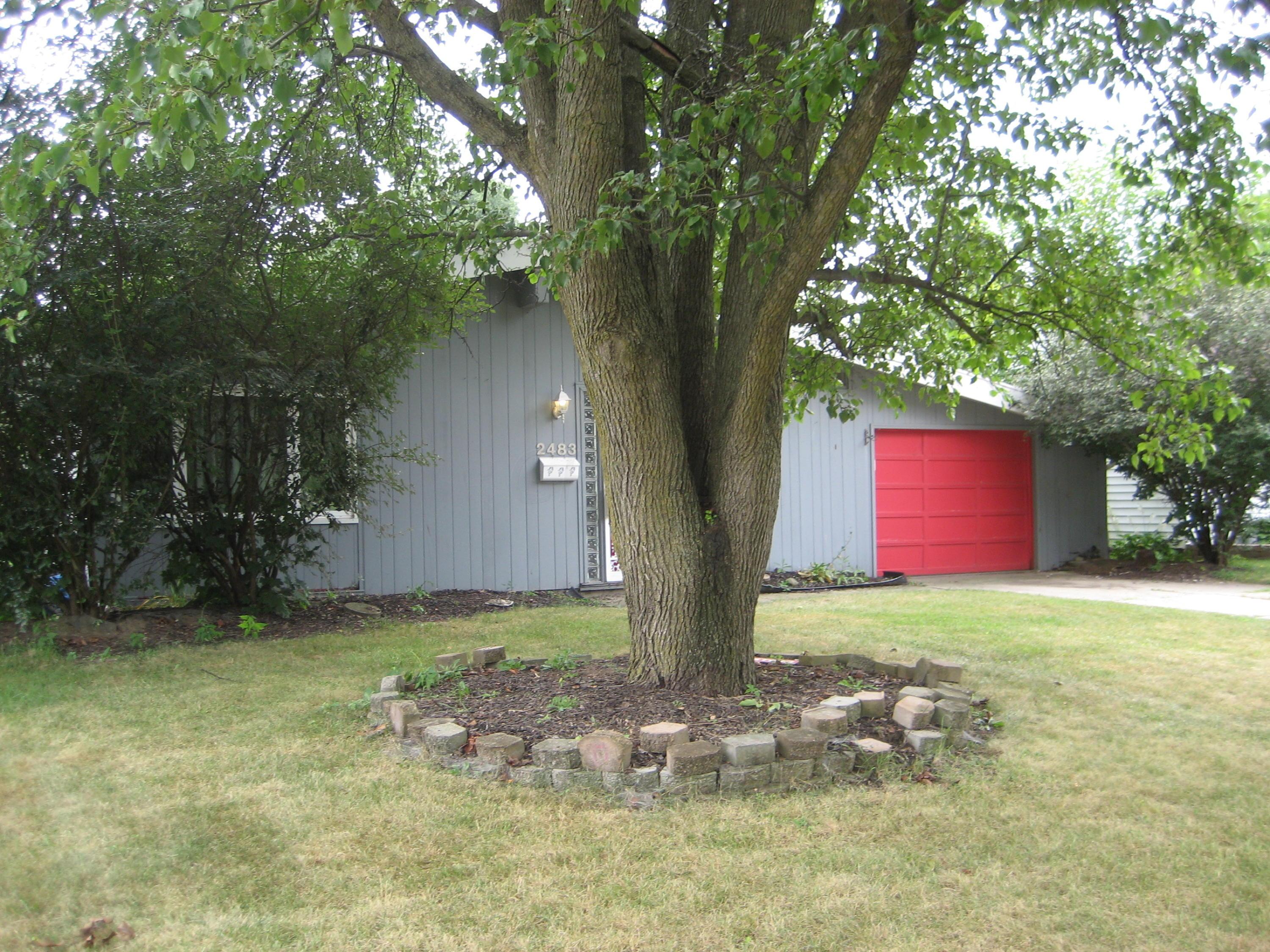 2483 Swansea Road Columbus, OH 43221 - Photo 2 of 3