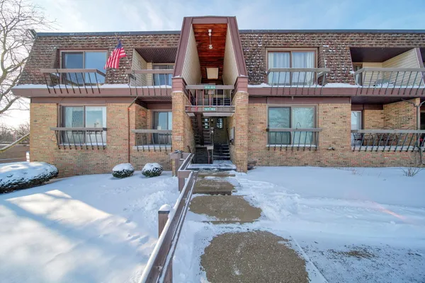 $120,000 | 710 Lakeshire Trail, Unit 201E, Adrian, MI 49221