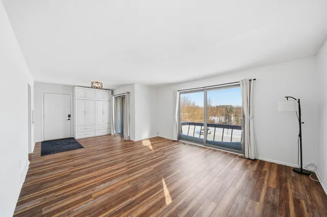 $120,000 | 710 Lakeshire Trail, Unit 201E, Adrian, MI 49221